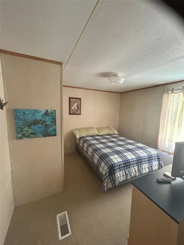 204 N 4th Street Seadrift TX 77983