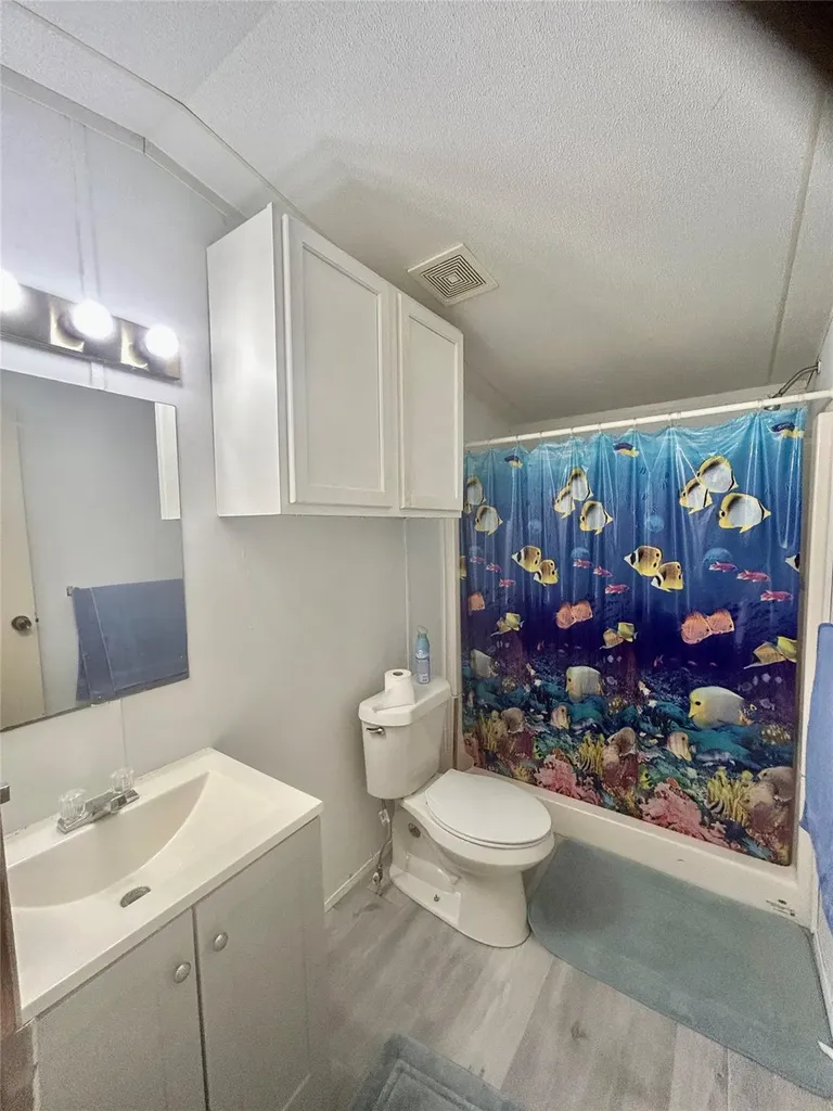 204 N 4th Street Seadrift TX 77983