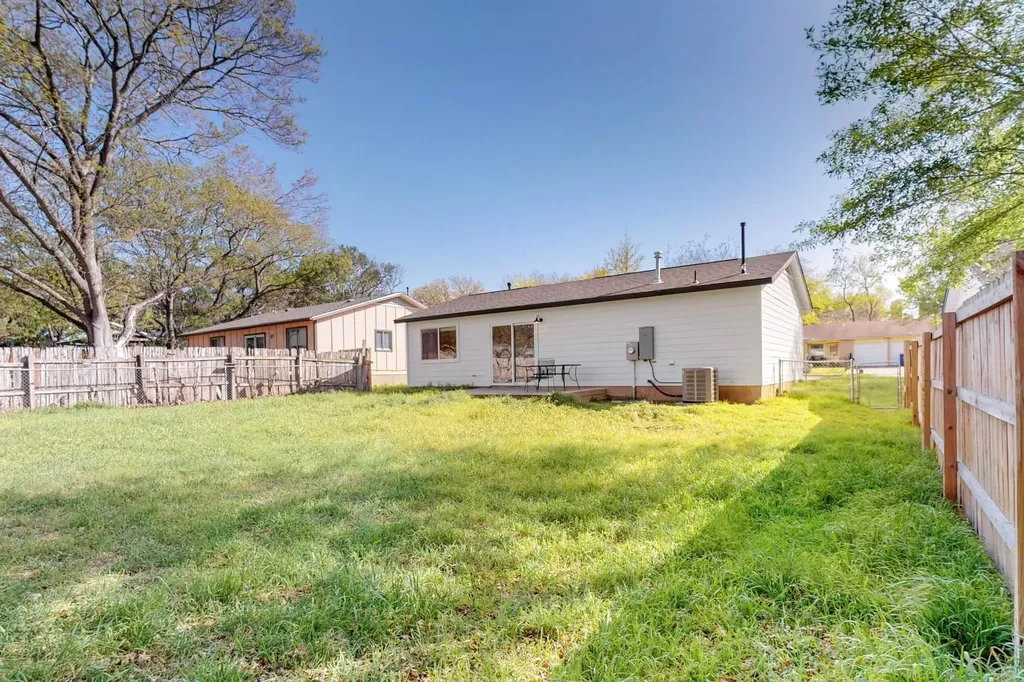 408 Blueberry Hill Austin TX 78745