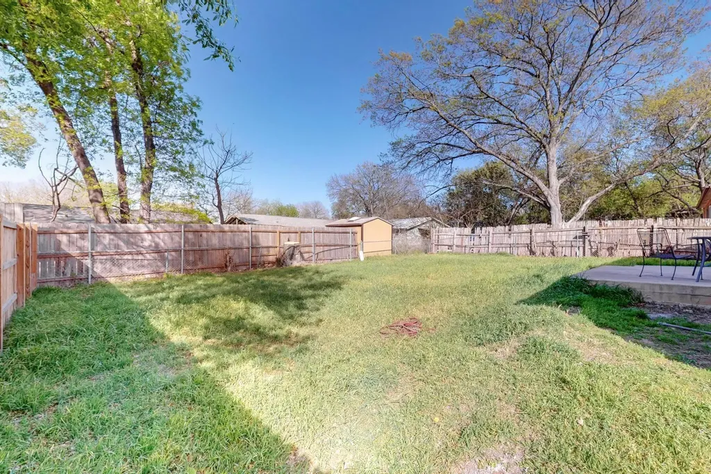 408 Blueberry Hill Austin TX 78745