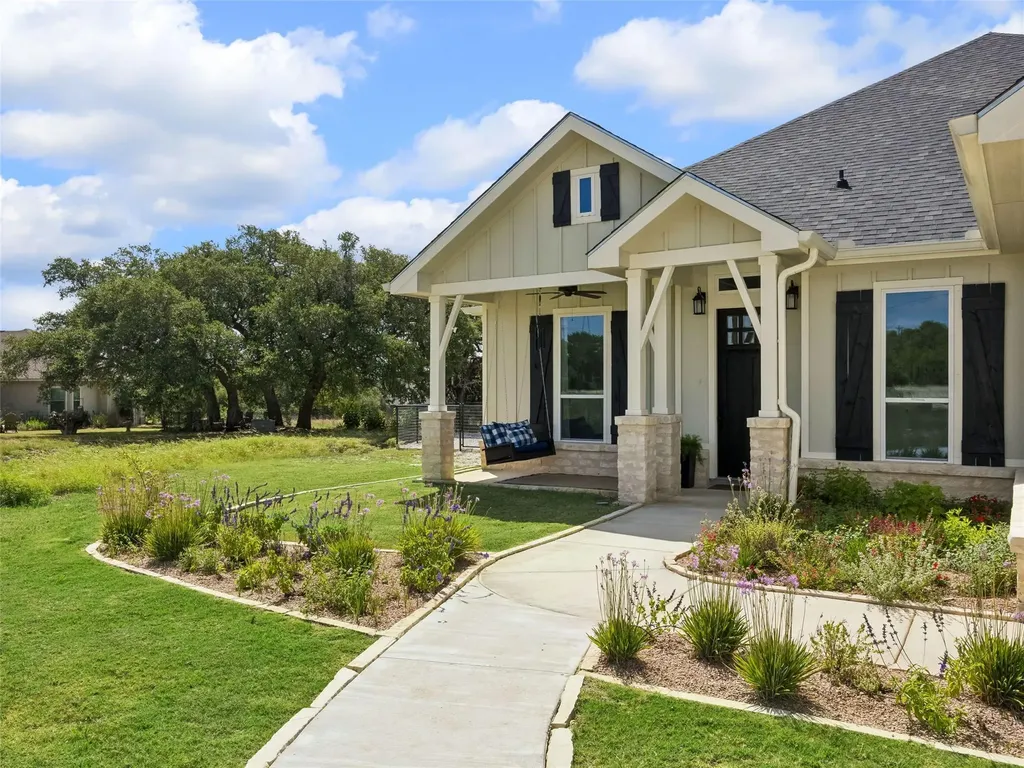 109 Serapia Garza Blanco TX 78606