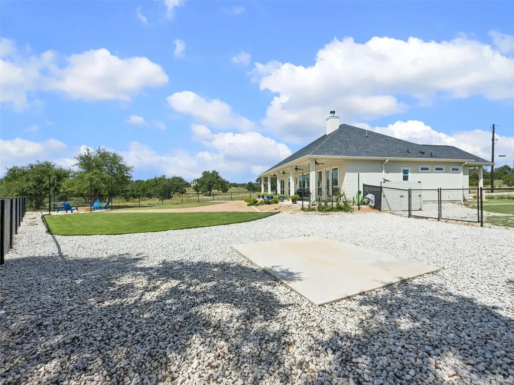 109 Serapia Garza Blanco TX 78606
