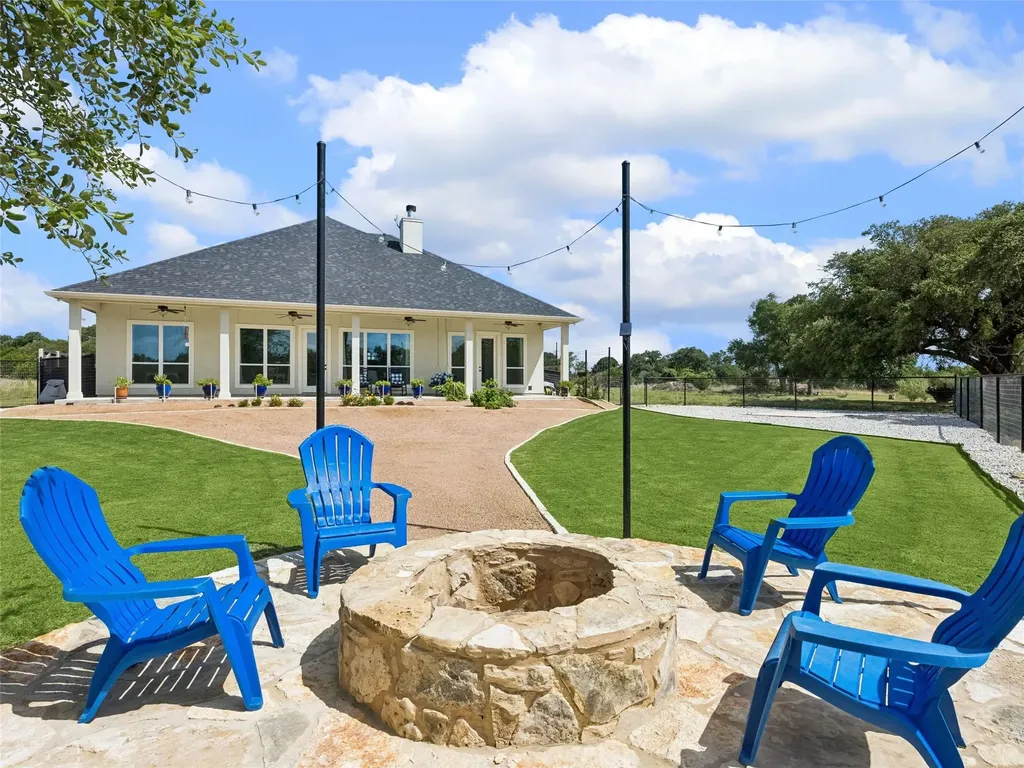 109 Serapia Garza Blanco TX 78606