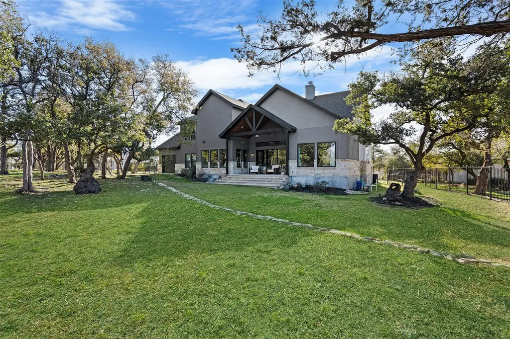 316 Stockman Drive Dripping Springs TX 78620