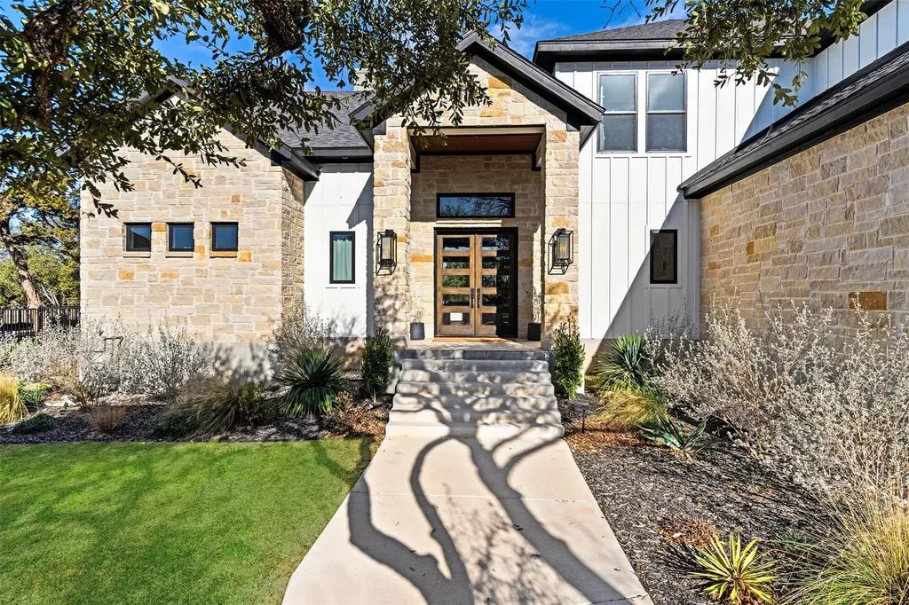 316 Stockman Drive Dripping Springs TX 78620