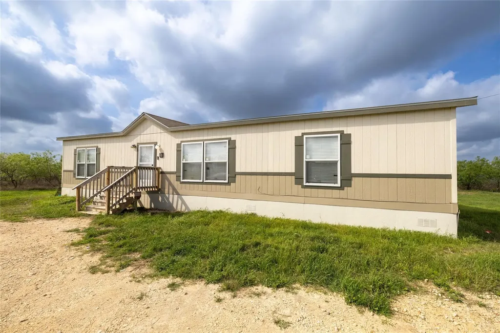 230 Sunkist Drive Lockhart TX 78644