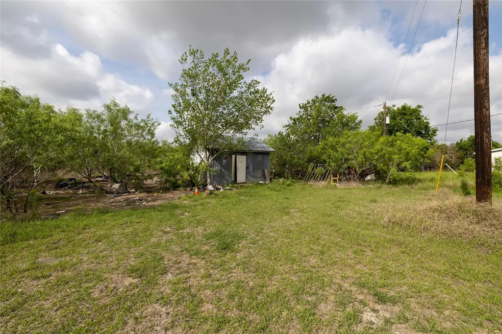 230 Sunkist Drive Lockhart TX 78644