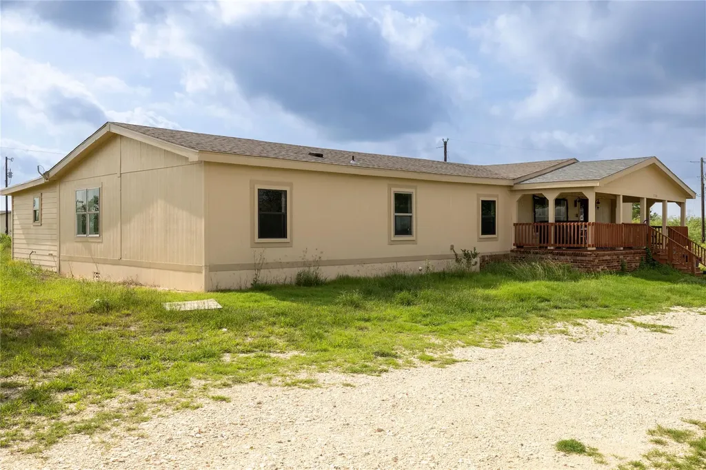 230 Sunkist Drive Lockhart TX 78644
