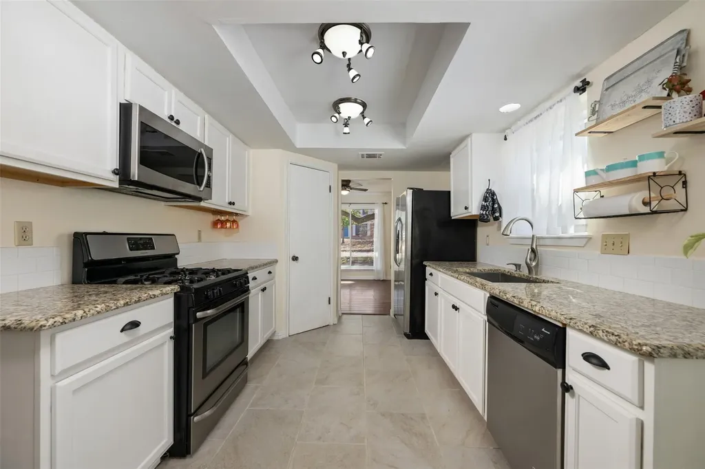 1408 Doonesbury Drive Austin TX 78758