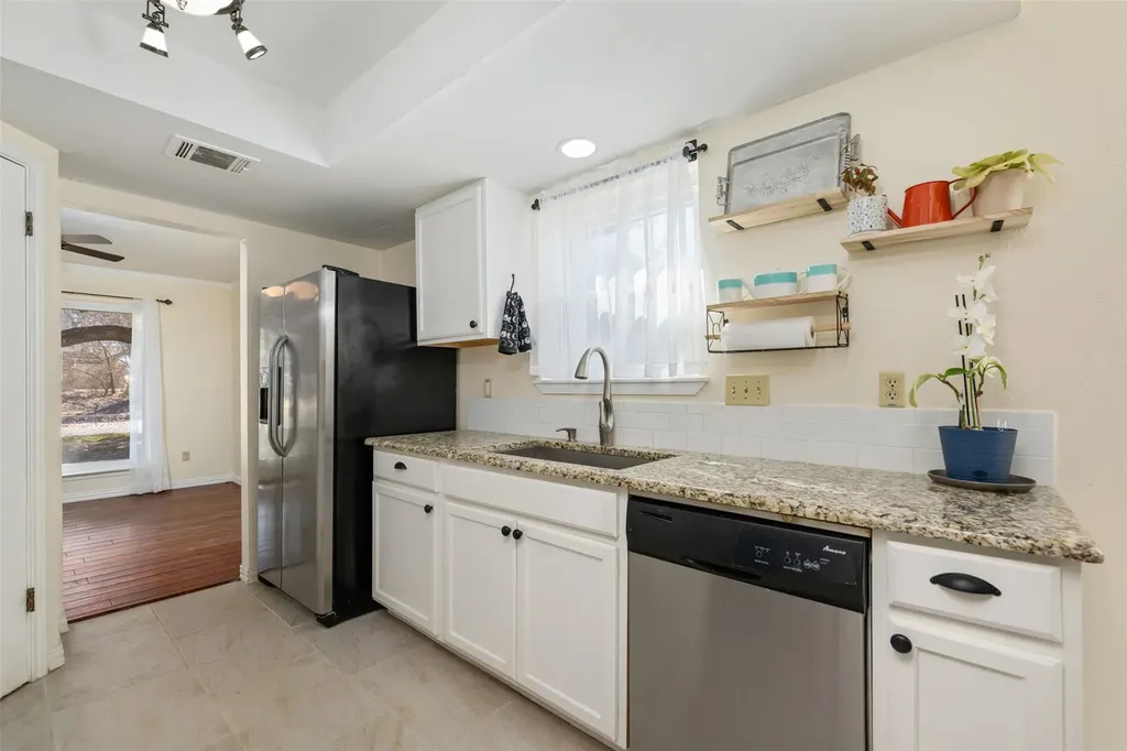 1408 Doonesbury Drive Austin TX 78758