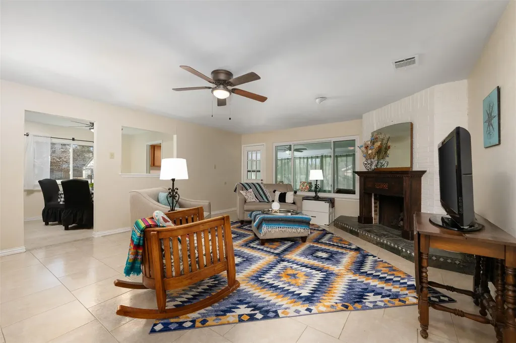 1408 Doonesbury Drive Austin TX 78758