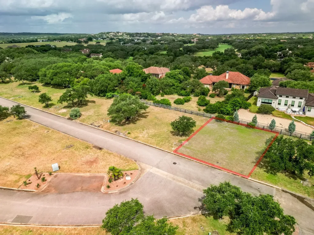 2432 Bruin Drive Spicewood TX 78669