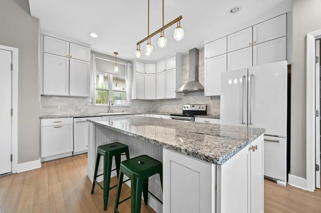 17305 Lake Wood Circle Dripping Springs TX 78620