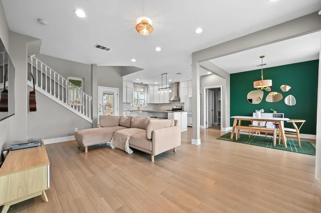 17305 Lake Wood Circle Dripping Springs TX 78620