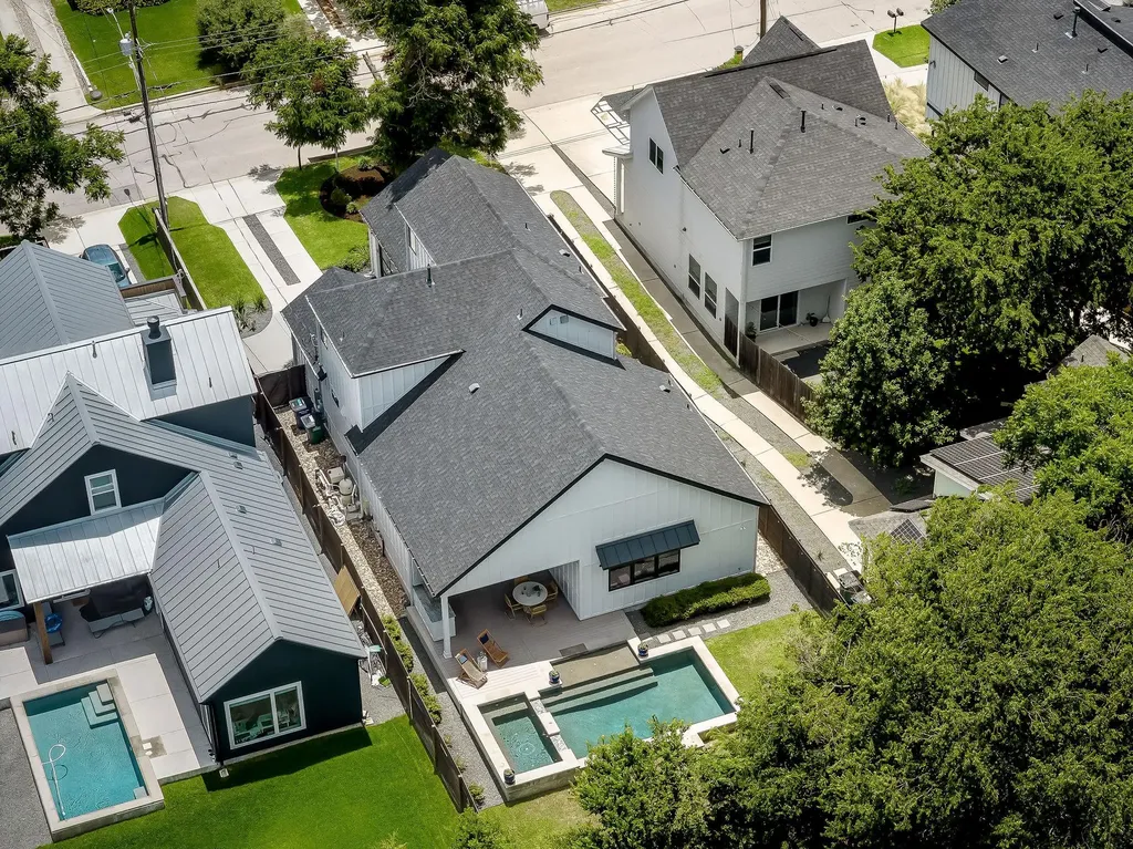 2002 Payne Avenue Austin TX 78757