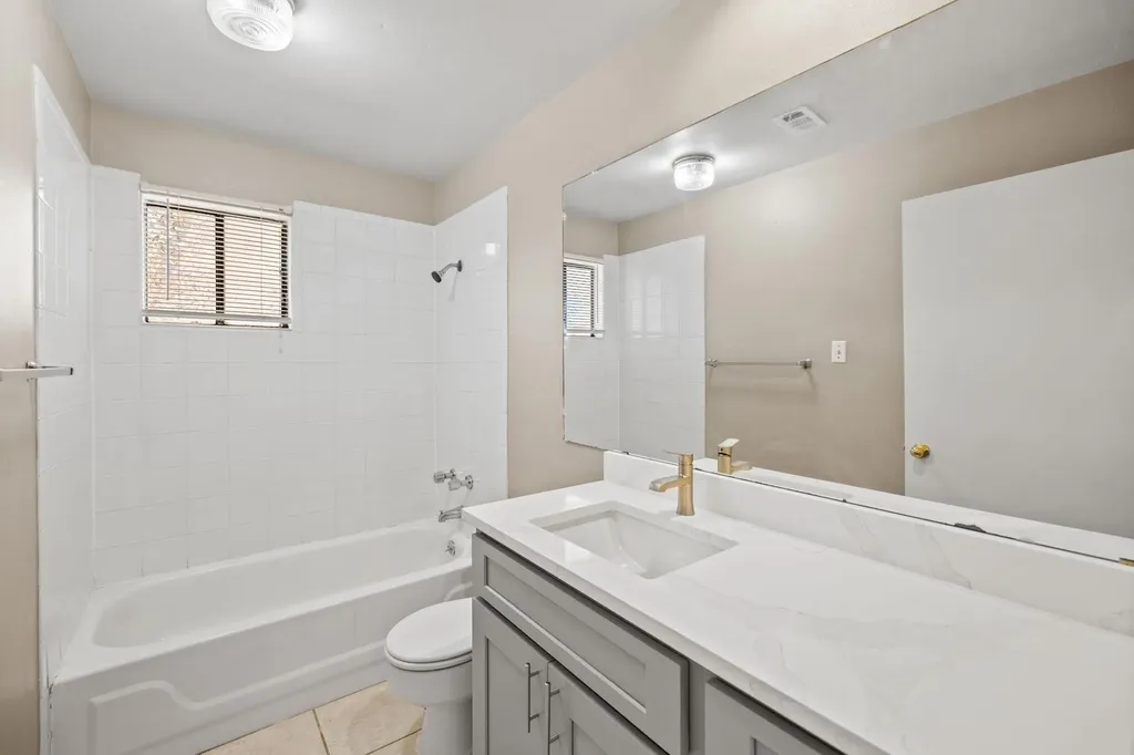 712 Graham Place Austin TX 78705