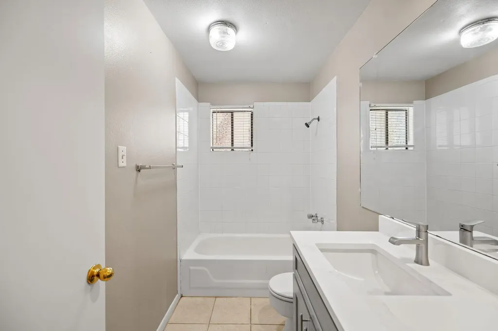 712 Graham Place Austin TX 78705