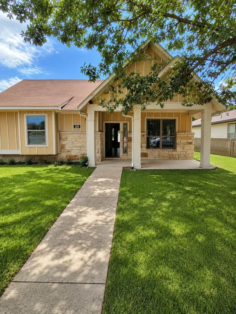 1019 Powell Street Kyle TX 78640