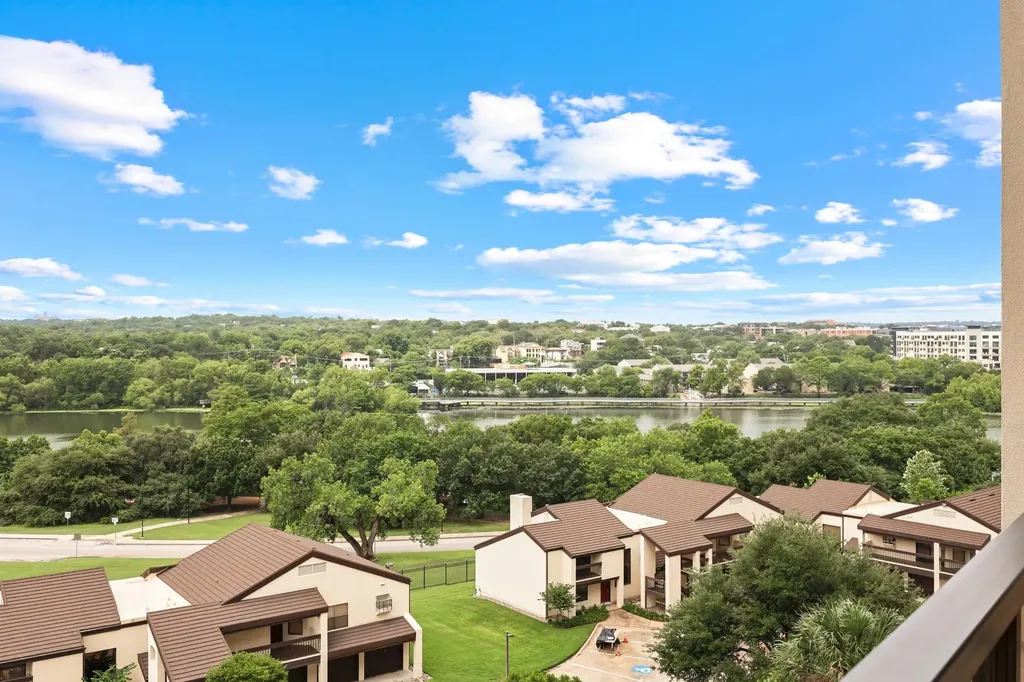 40 N Interstate 35 Highway Austin TX 78701