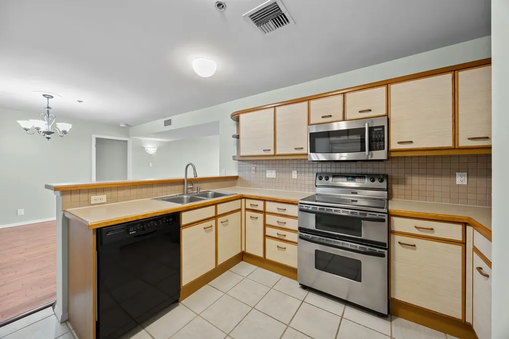 40 N Interstate 35 Highway Austin TX 78701