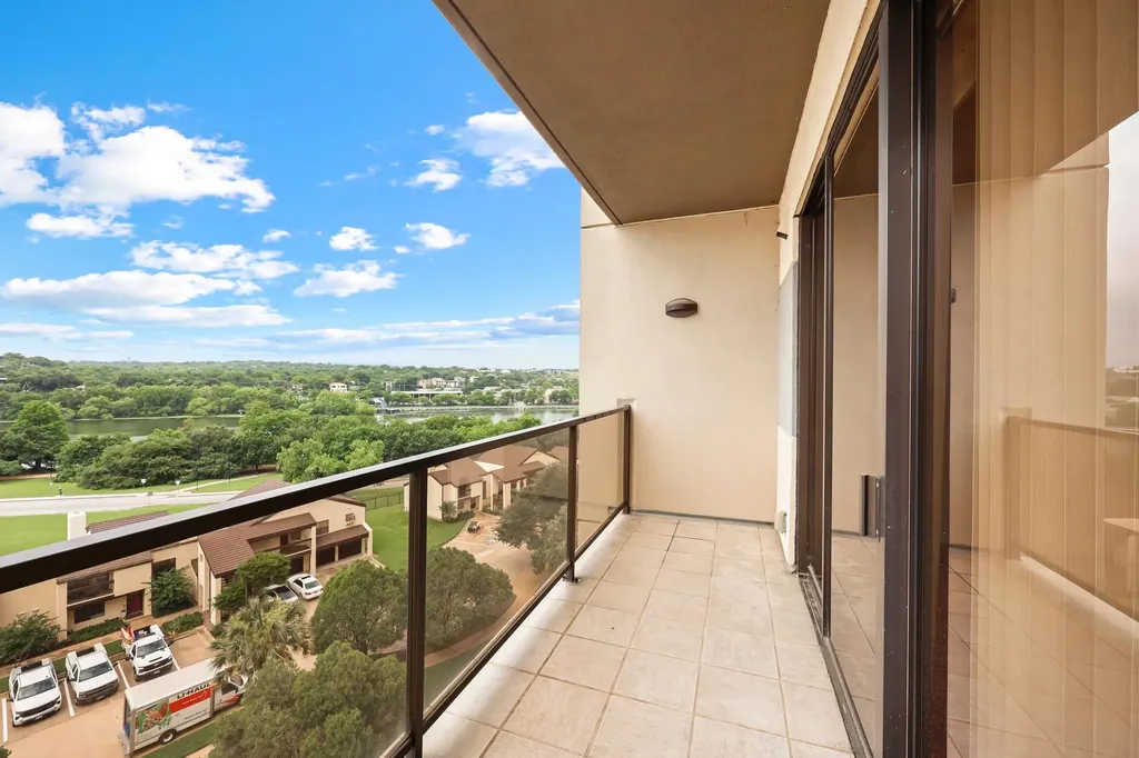 40 N Interstate 35 Highway Austin TX 78701