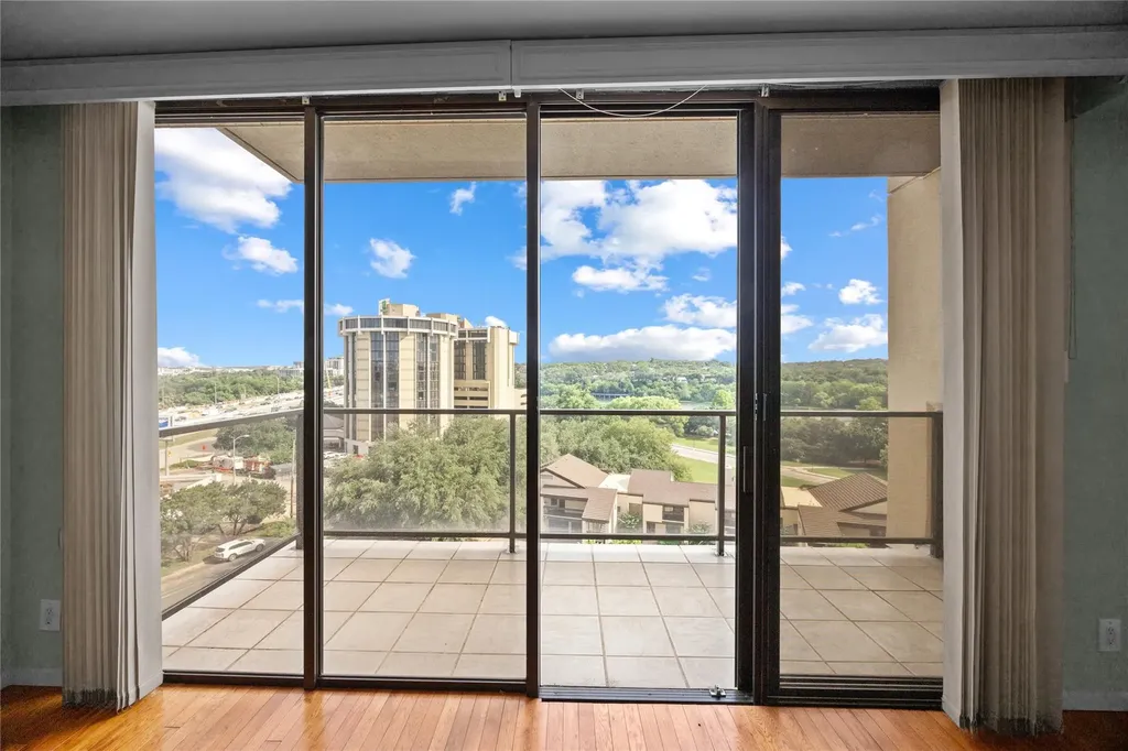 40 N Interstate 35 Highway Austin TX 78701