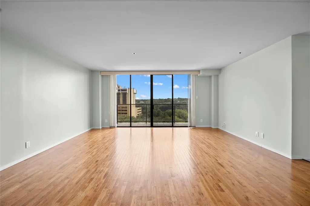 40 N Interstate 35 Highway Austin TX 78701