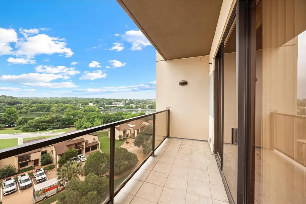 40 N Interstate 35 Highway Austin TX 78701