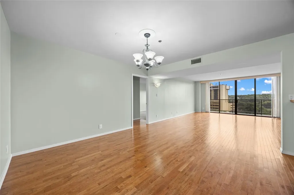 40 N Interstate 35 Highway Austin TX 78701