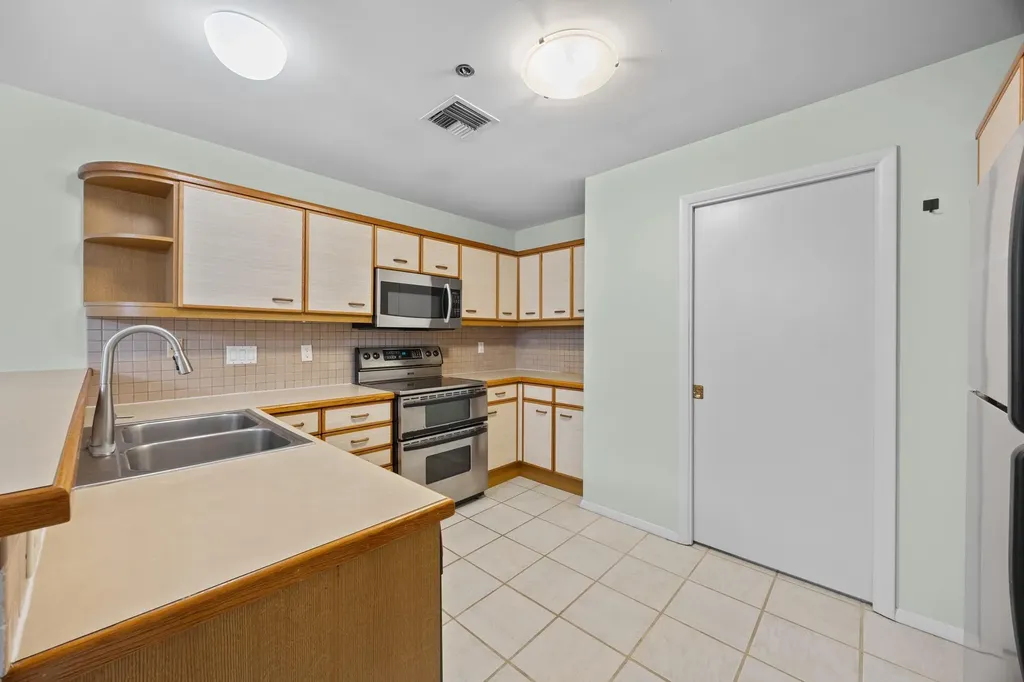 40 N Interstate 35 Highway Austin TX 78701