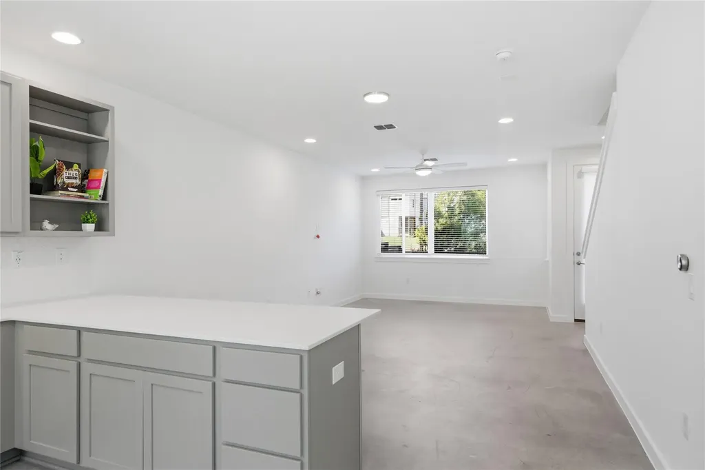 814 N Bluff Drive Austin TX 78745