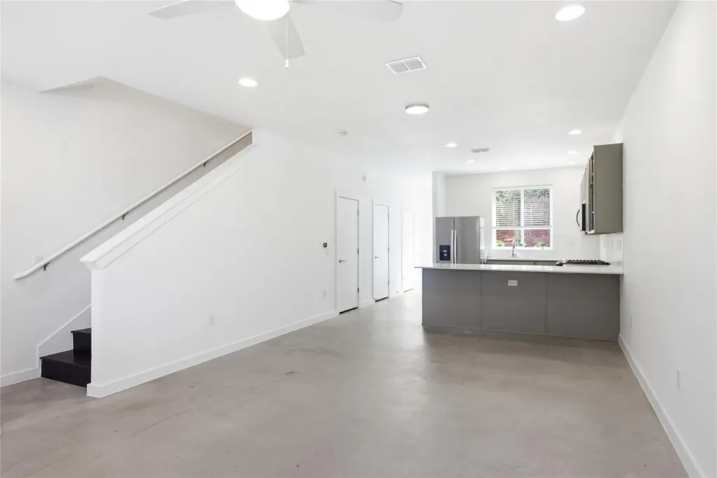 814 N Bluff Drive Austin TX 78745