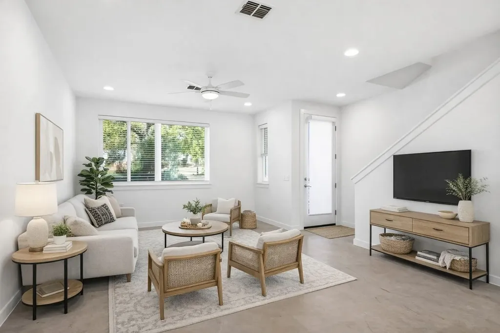 814 N Bluff Drive Austin TX 78745