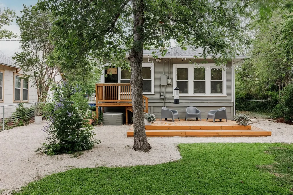 703 E 45th 1/2 Street Austin TX 78751