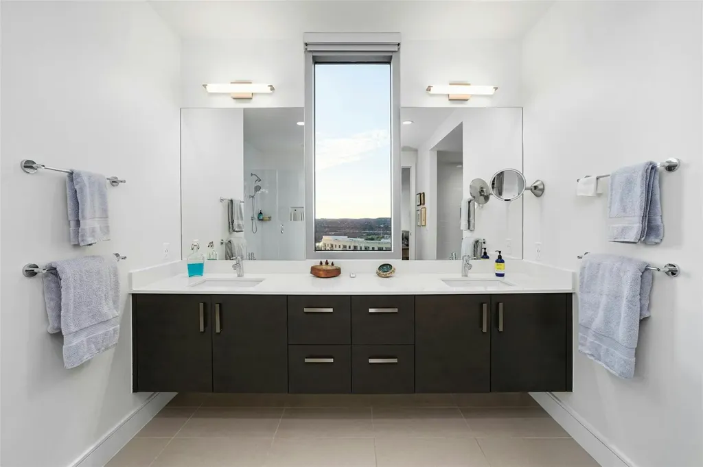222 West Avenue Austin TX 78701