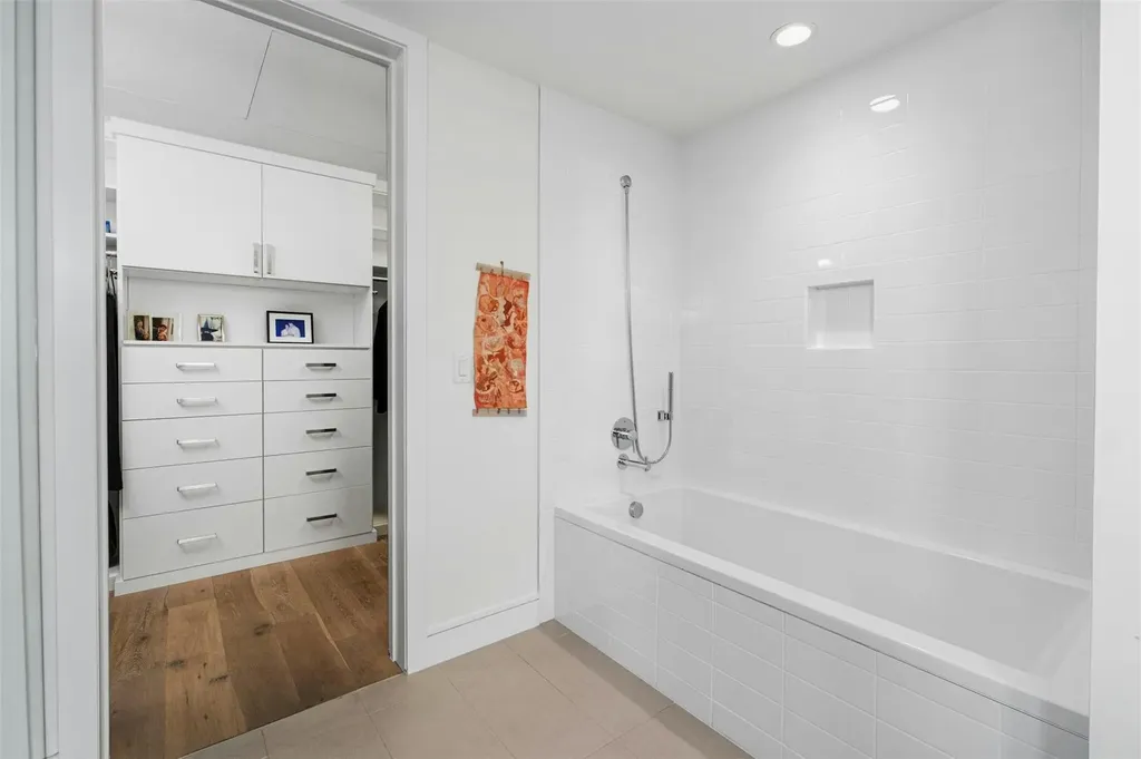 222 West Avenue Austin TX 78701