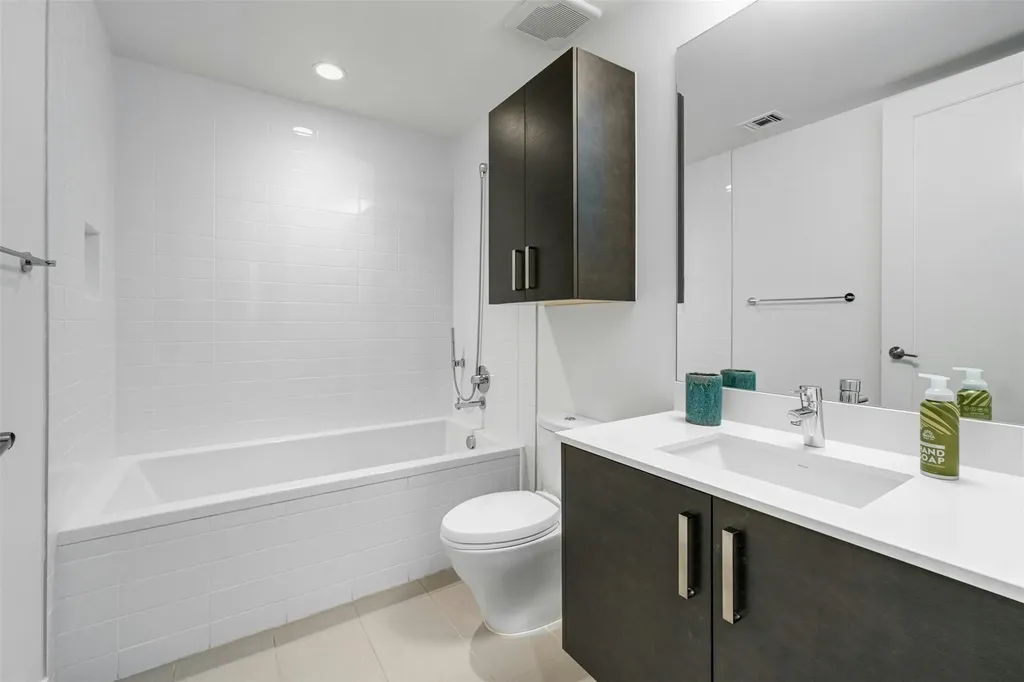 222 West Avenue Austin TX 78701