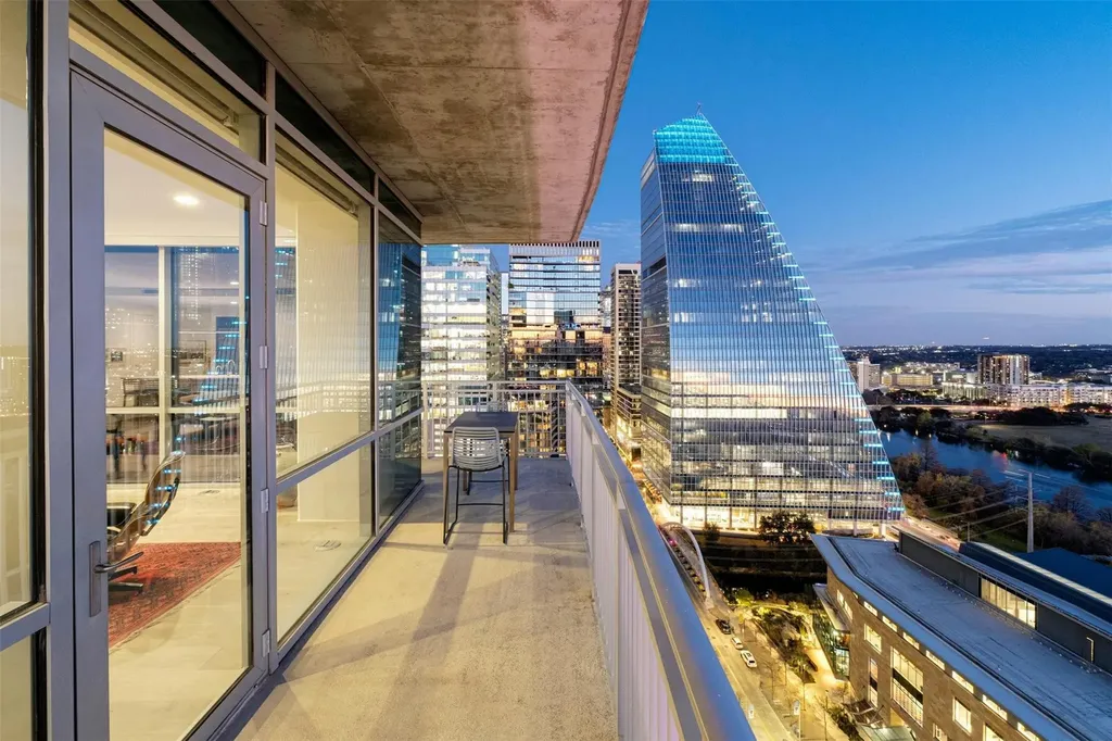 222 West Avenue Austin TX 78701
