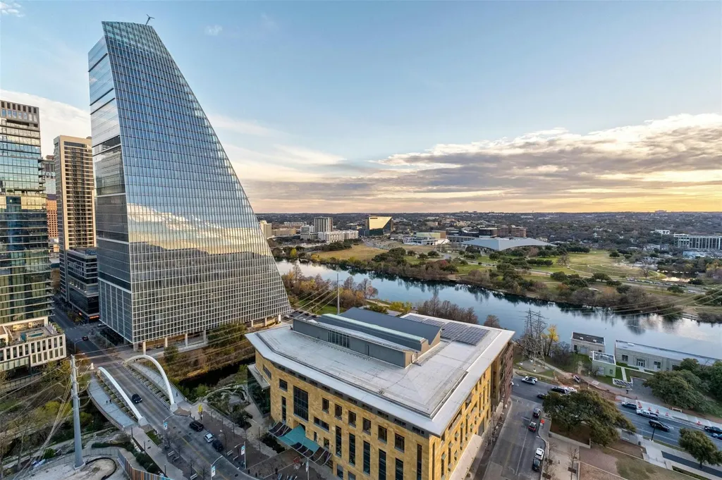 222 West Avenue Austin TX 78701