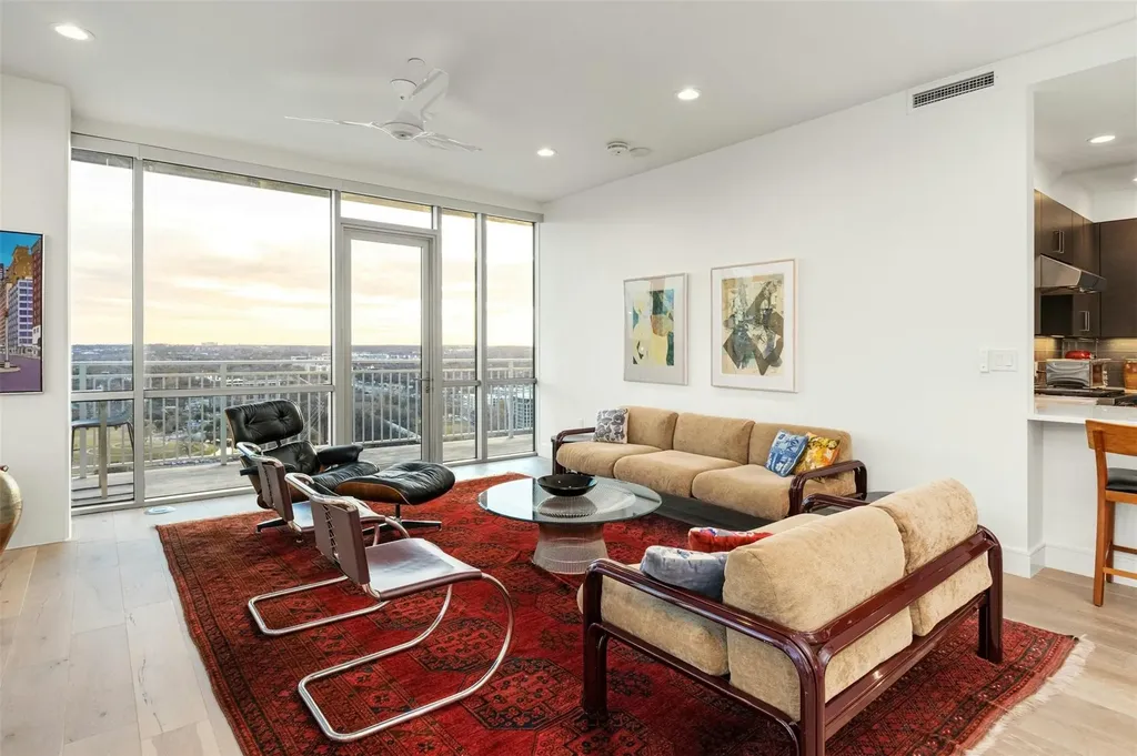 222 West Avenue Austin TX 78701