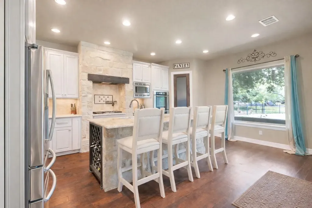 304 Pheasant Meadow Liberty Hill TX 78642