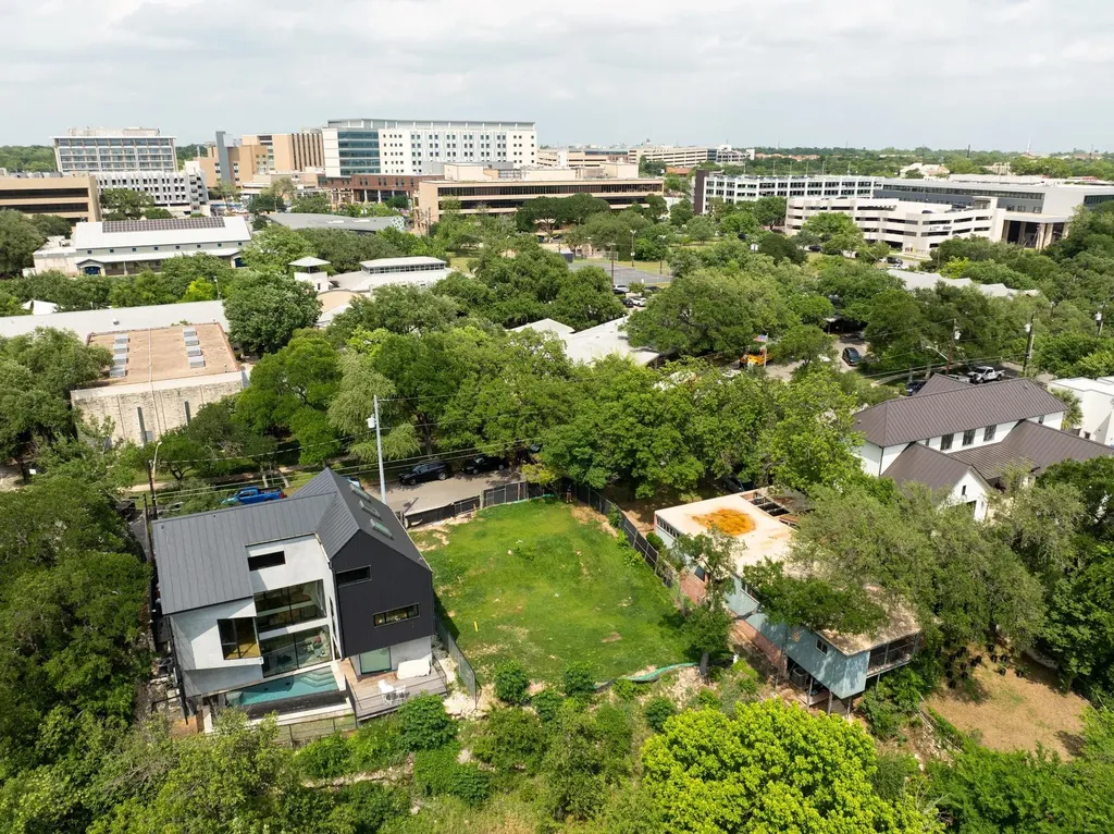 1113 W 31 Street Austin TX 78705