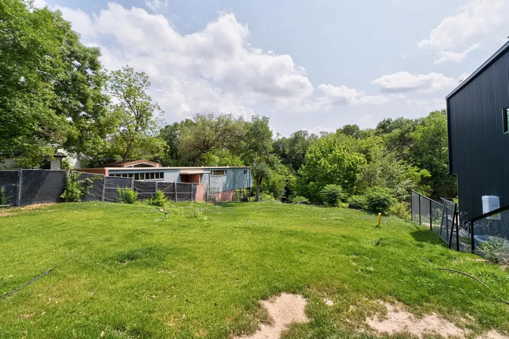1113 W 31 Street Austin TX 78705