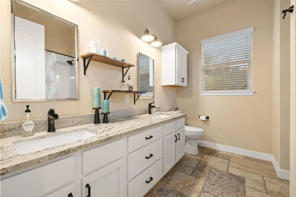 103 Kendall Drive Spicewood TX 78669