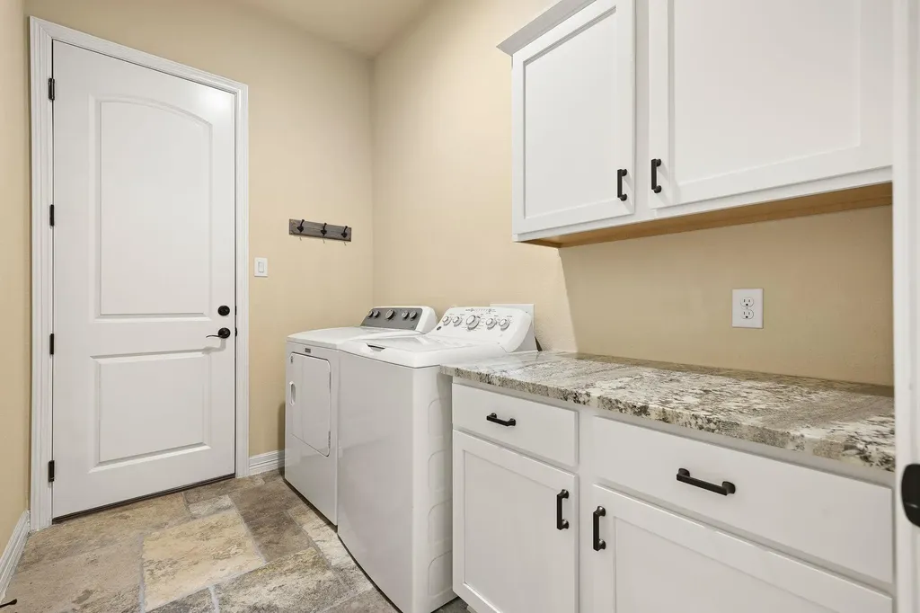 103 Kendall Drive Spicewood TX 78669
