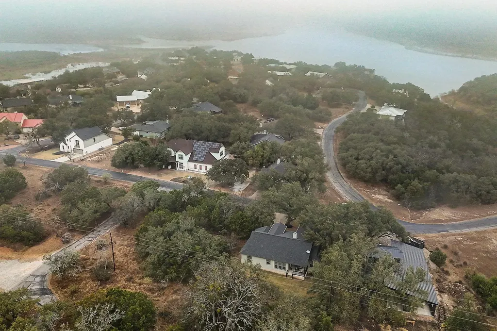 103 Kendall Drive Spicewood TX 78669