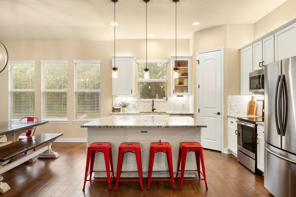 103 Kendall Drive Spicewood TX 78669