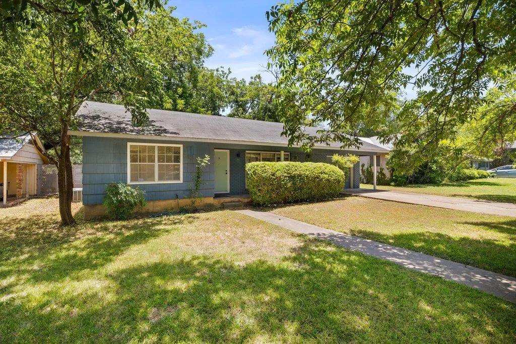 1609 Larkwood Drive Austin TX 78723