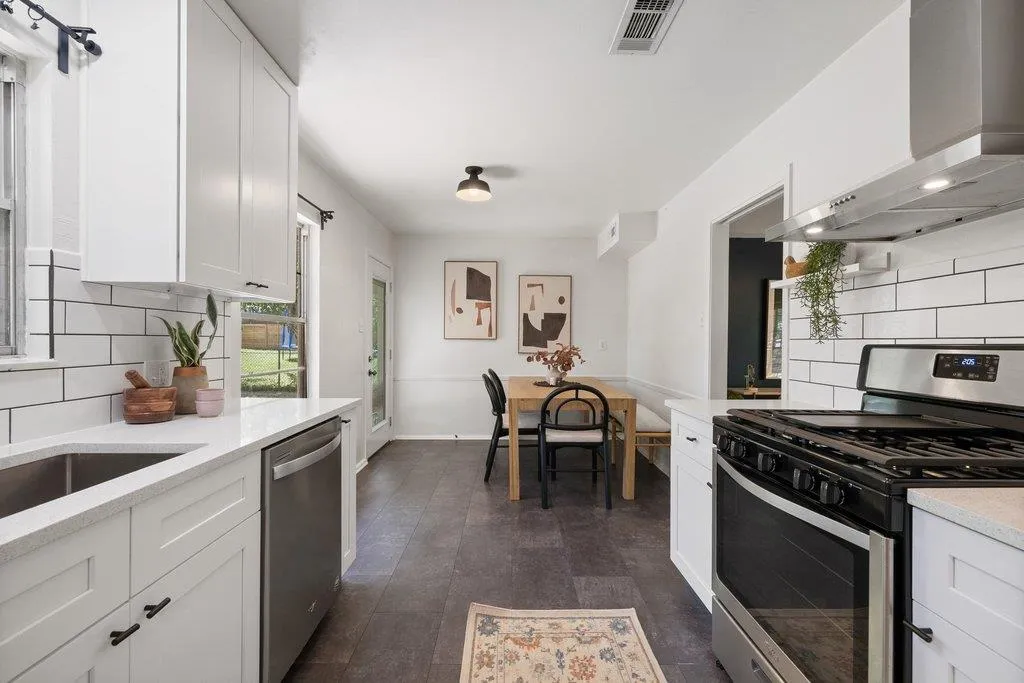 1609 Larkwood Drive Austin TX 78723