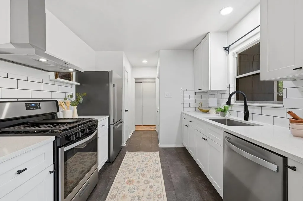 1609 Larkwood Drive Austin TX 78723